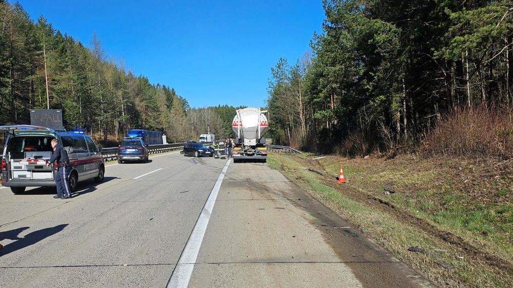 Lkw Gegen Pkw : Tödlicher Verkehrsunfall Auf Der Tauernautobahn In Kärnten